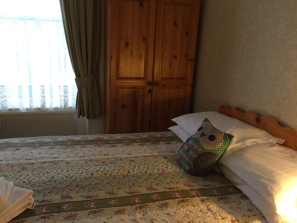 Astonwood Hotel Ландъндо Екстериор снимка