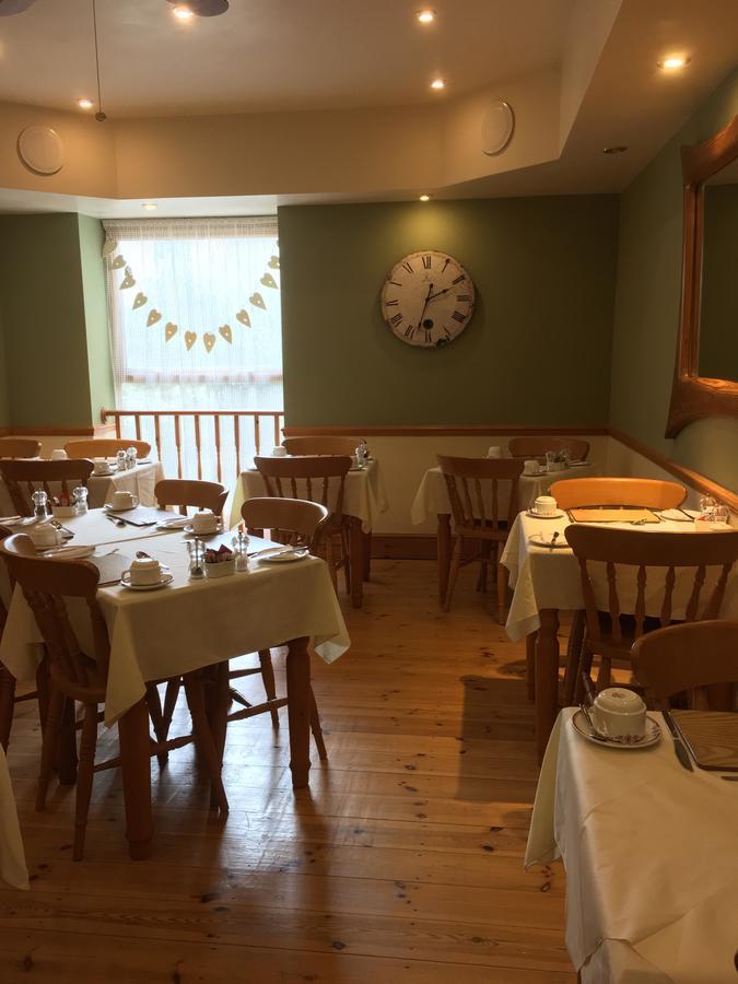 Astonwood Hotel Ландъндо Екстериор снимка